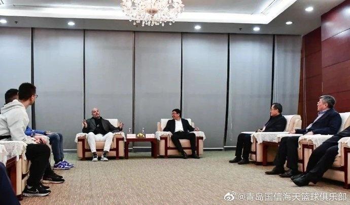 如何在篮球冬令营中加强体能训练?_2